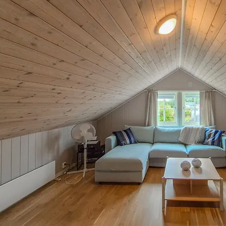 Holiday home 5 Bedroom Cozy In Valevag