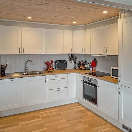 5 Bedroom Cozy In