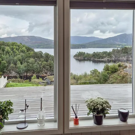 Holiday home 5 Bedroom Cozy In
