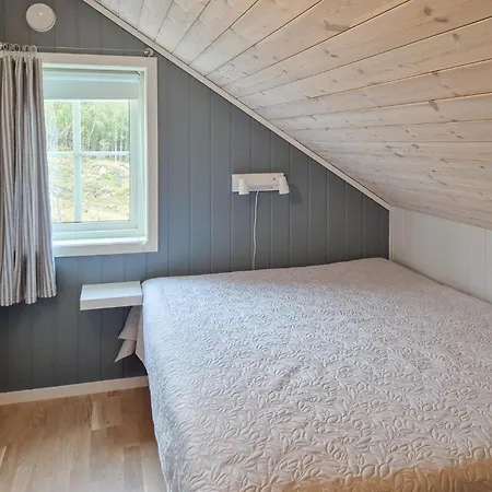 Holiday home 5 Bedroom Cozy In *